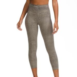 Lululemon Wunder Train High-Rise Crop 23” Leggings